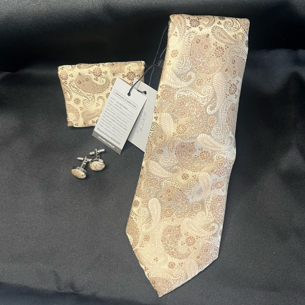 NWT- Silk Paisley Tie Set in Cream and Tan